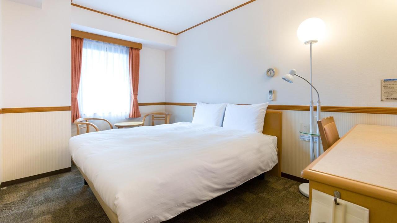 Toyoko Inn Nishitetsu Kurume Eki Higashi Guchi Exterior photo