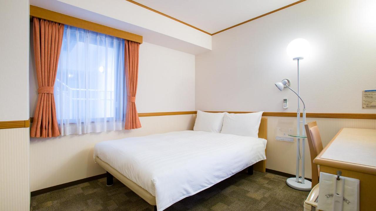 Toyoko Inn Nishitetsu Kurume Eki Higashi Guchi Exterior photo